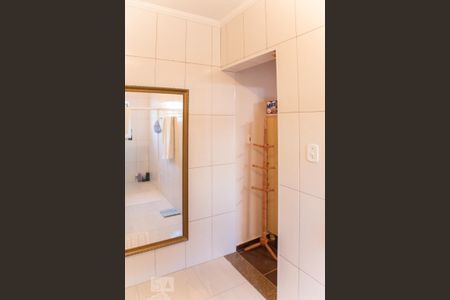 Casa à venda com 250m², 8 quartos e 2 vagas Casa à venda com 250m², 8 quartos e 2 vagasCasa 1 - Banheiro da Suite 1