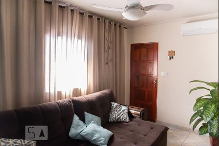 Casa à venda com 250m², 8 quartos e 2 vagas Casa à venda com 250m², 8 quartos e 2 vagasCasa 2 - Sala