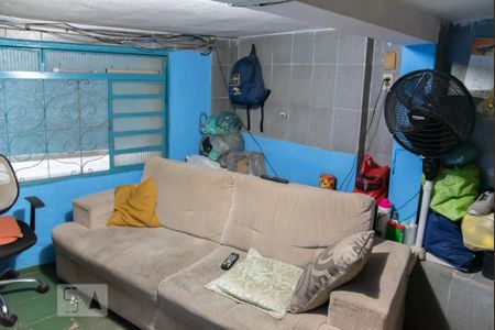 Casa à venda com 250m², 8 quartos e 2 vagas Casa à venda com 250m², 8 quartos e 2 vagasCasa 3- Sala