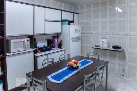 Casa à venda com 250m², 8 quartos e 2 vagas Casa à venda com 250m², 8 quartos e 2 vagasCasa 2 - Cozinha