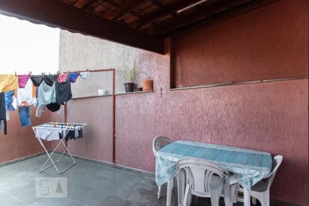 Casa à venda com 250m², 8 quartos e 2 vagas Casa à venda com 250m², 8 quartos e 2 vagasCasa 2 - Área de Serviço