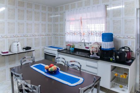 Casa à venda com 250m², 8 quartos e 2 vagas Casa à venda com 250m², 8 quartos e 2 vagasCasa 2 - Cozinha