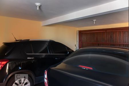 Casa à venda com 250m², 8 quartos e 2 vagas Casa à venda com 250m², 8 quartos e 2 vagasGaragem