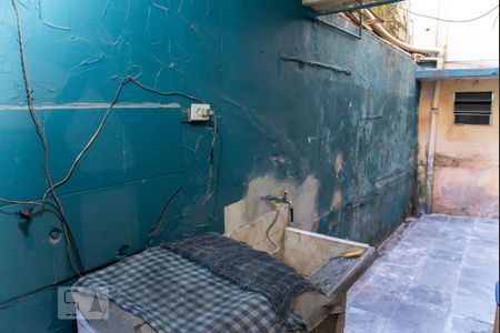 Casa à venda com 250m², 8 quartos e 2 vagas Casa à venda com 250m², 8 quartos e 2 vagasCasa 3 / 4 - Área de Serviço