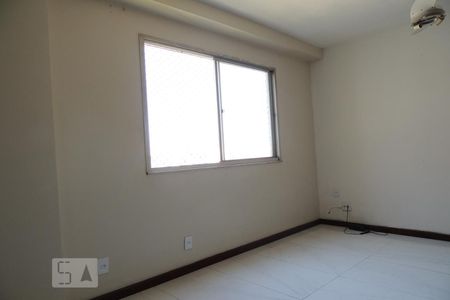 Quarto 1  de apartamento para alugar com 2 quartos, 46m² em Anil, Rio de Janeiro