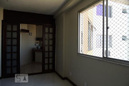 Sala de apartamento para alugar com 2 quartos, 46m² em Anil, Rio de Janeiro