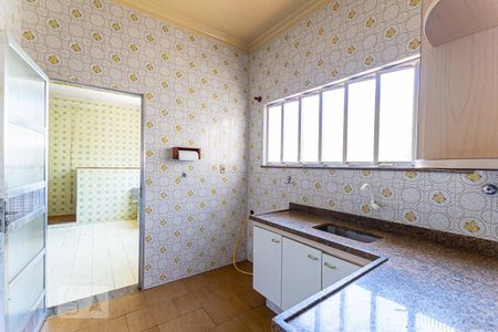 Casa à venda com 185m², 4 quartos e 2 vagas Casa à venda com 185m², 4 quartos e 2 vagasCozinha