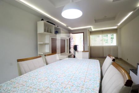 Sala  de casa de condomínio à venda com 3 quartos, 240m² em Freguesia (jacarepaguá), Rio de Janeiro