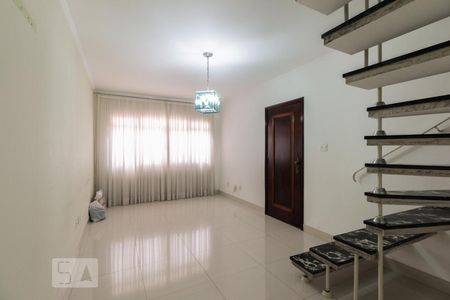 Sala  de casa para alugar com 3 quartos, 130m² em Vila Canero, São Paulo