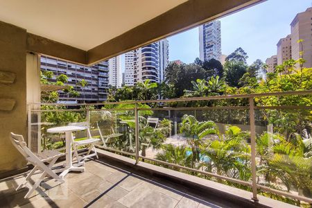 Varanda de apartamento para alugar com 3 quartos, 176m² em Real Parque, São Paulo