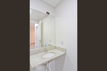 Banheiro de apartamento para alugar com 1 quarto, 40m² em Parque Peruche, São Paulo