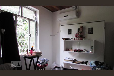 Quarto 2 de apartamento para alugar com 2 quartos, 68m² em Vila Valqueire, Rio de Janeiro