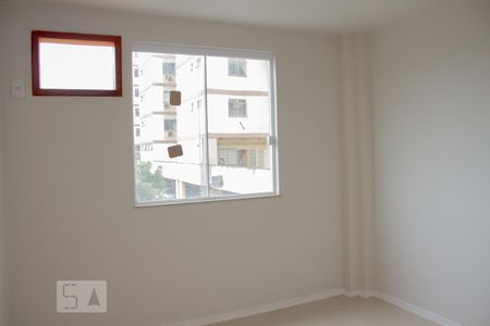 Quarto 02 de apartamento para alugar com 2 quartos, 60m² em Vila Valqueire, Rio de Janeiro