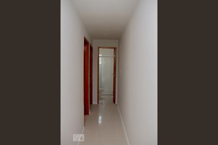 Corredor de apartamento para alugar com 2 quartos, 60m² em Vila Valqueire, Rio de Janeiro