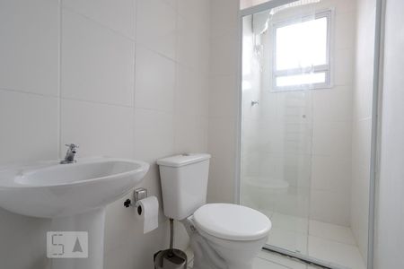 Banheiro de apartamento para alugar com 1 quarto, 54m² em Vila Ema, São Paulo