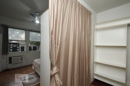 Sala de kitnet/studio para alugar com 1 quarto, 35m² em Centro, Rio de Janeiro