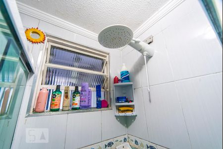 Chuveiro de apartamento para alugar com 2 quartos, 48m² em Jardim das Maravilhas, Santo André