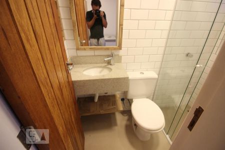 Banheiro de casa para alugar com 1 quarto, 20m² em Trindade, Florianópolis