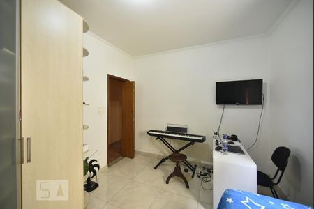 Quarto 2 de casa à venda com 3 quartos, 173m² em Vila Bertioga, São Paulo