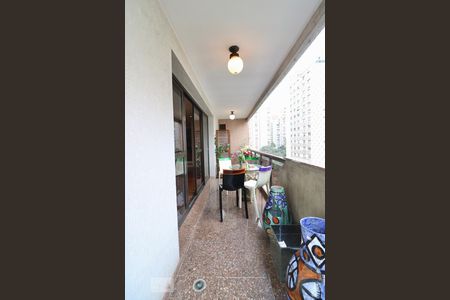 Varanda de apartamento para alugar com 4 quartos, 300m² em Santa Cecília, São Paulo