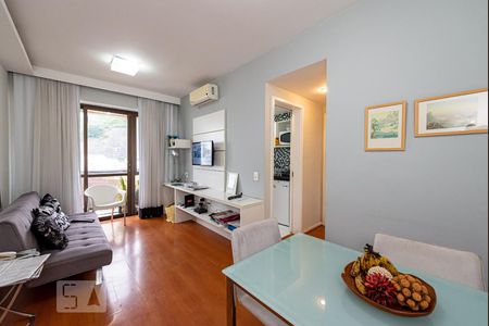 Sala de apartamento à venda com 1 quarto, 45m² em Leblon, Rio de Janeiro