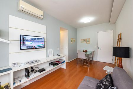 Sala de apartamento à venda com 1 quarto, 45m² em Leblon, Rio de Janeiro