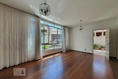 Sala de casa para alugar com 3 quartos, 130m² em Jardim da Saúde, São Paulo