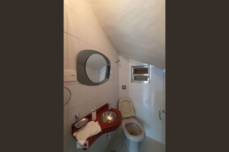 Lavabo de casa para alugar com 3 quartos, 130m² em Jardim da Saúde, São Paulo