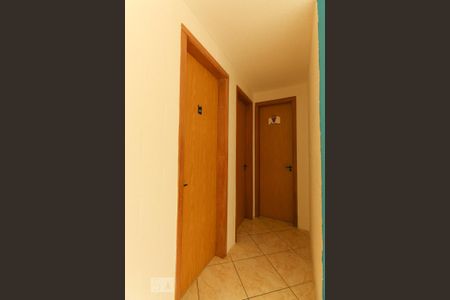 Corredor de apartamento à venda com 2 quartos, 38m² em Vila Nova, Porto Alegre