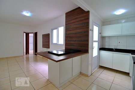 Sala/Cozinha de apartamento para alugar com 2 quartos, 51m² em Santa Teresinha, Santo André