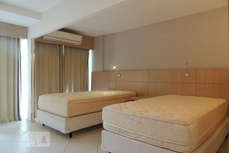 Quarto de kitnet/studio para alugar com 1 quarto, 37m² em Jacarepaguá, Rio de Janeiro