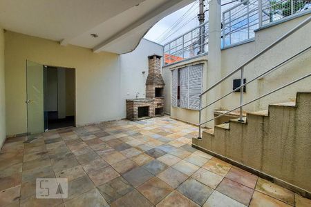 Casa de condomínio à venda com 307m², 4 quartos e 4 vagas Casa de condomínio à venda com 307m², 4 quartos e 4 vagasÁrea Comum