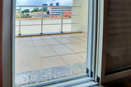 Casa de condomínio à venda com 307m², 4 quartos e 4 vagas Casa de condomínio à venda com 307m², 4 quartos e 4 vagasVaranda do Quarto 3