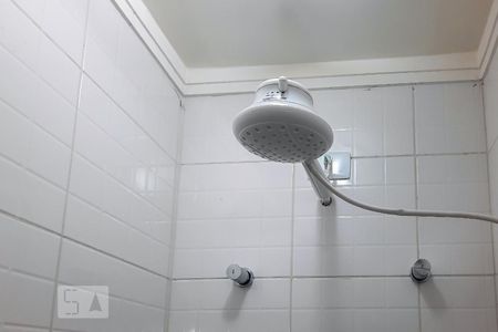 Casa de condomínio à venda com 307m², 4 quartos e 4 vagas Casa de condomínio à venda com 307m², 4 quartos e 4 vagasBanheiro Social