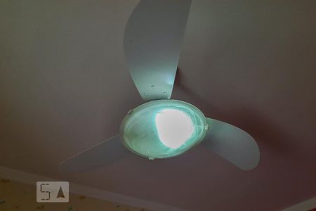 Casa de condomínio à venda com 307m², 4 quartos e 4 vagas Casa de condomínio à venda com 307m², 4 quartos e 4 vagasQuarto 3