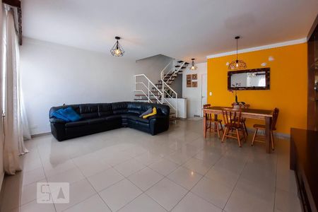 Casa de condomínio à venda com 307m², 4 quartos e 4 vagasSala