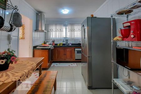 Casa de condomínio à venda com 307m², 4 quartos e 4 vagas Casa de condomínio à venda com 307m², 4 quartos e 4 vagasCozinha