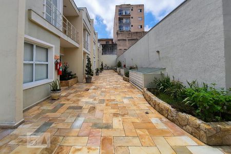 Casa de condomínio à venda com 307m², 4 quartos e 4 vagas Casa de condomínio à venda com 307m², 4 quartos e 4 vagasÁrea Comum