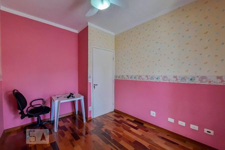 Casa de condomínio à venda com 307m², 4 quartos e 4 vagas Casa de condomínio à venda com 307m², 4 quartos e 4 vagasQuarto 3