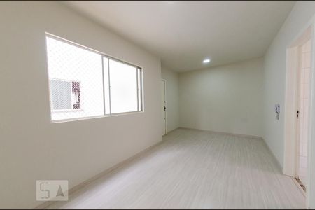 Sala de apartamento para alugar com 3 quartos, 60m² em Estoril, Belo Horizonte