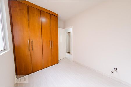 Quarto 1 de apartamento para alugar com 3 quartos, 60m² em Estoril, Belo Horizonte