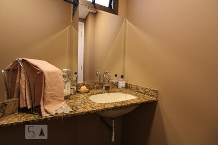 Lavabo de apartamento para alugar com 3 quartos, 136m² em Parque Colonial, São Paulo