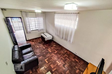 Casa à venda com 81m², 3 quartos e 2 vagasSala