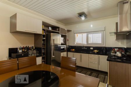 Cozinha de casa à venda com 4 quartos, 190m² em Santos Dumont, São Leopoldo