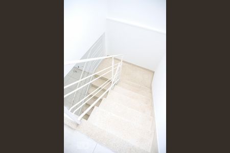 Escada de casa à venda com 3 quartos, 120m² em Rudge Ramos, São Bernardo do Campo