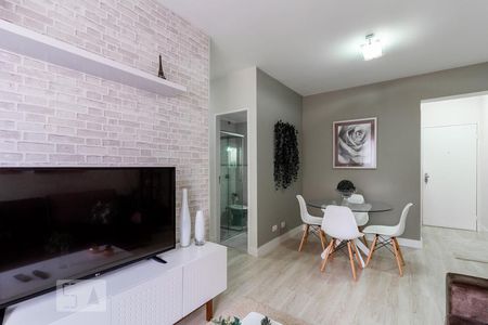 Sala de apartamento para alugar com 3 quartos, 87m² em Vila Nova Conceição, São Paulo