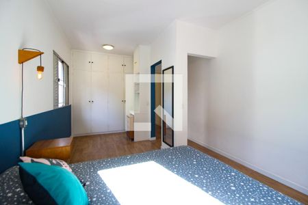 Quarto 1 de casa para alugar com 2 quartos, 128m² em Vila Madalena, São Paulo
