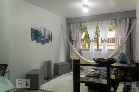 Sala de Estar de apartamento à venda com 3 quartos, 81m² em Jardim Umuarama, São Paulo