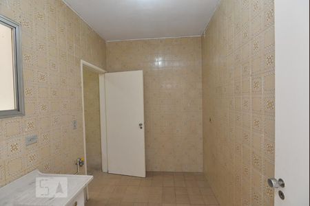 Banheiro de apartamento para alugar com 1 quarto, 50m² em Vila Ipojuca, São Paulo