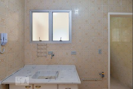 Banheiro de apartamento para alugar com 1 quarto, 50m² em Vila Ipojuca, São Paulo